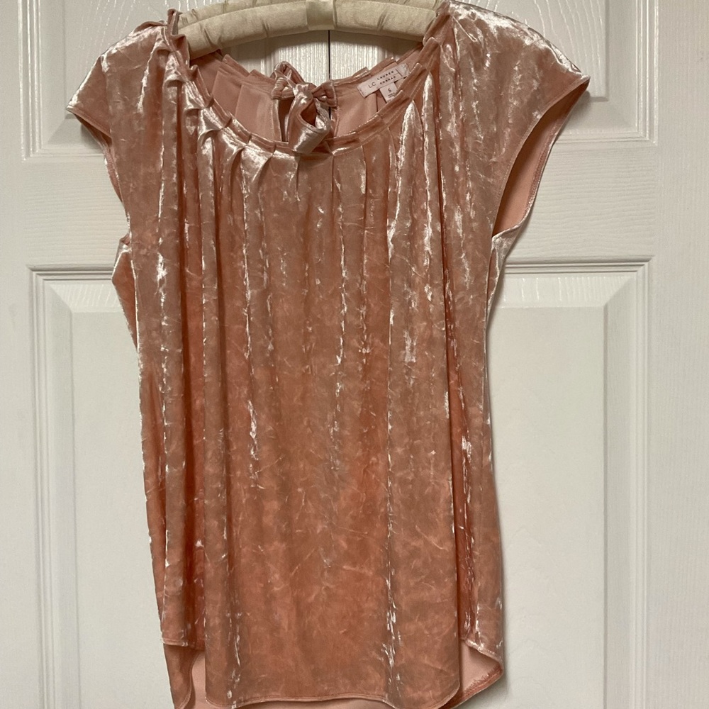 Lauren Conrad Size S Pink Crushed Velvet Top W/Bow in Back